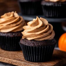 Chocolate Pumpkin Cupcakes with Pumpkin Cream Cheese Frosting Recipe