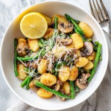 Pan-Seared Gnocchi with Pesto, Green Beans, and Sun-Dried Tomatoes Recipe