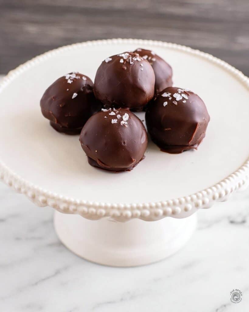 Cracker Truffles with Peanut Butter and Dark Chocolate Recipe